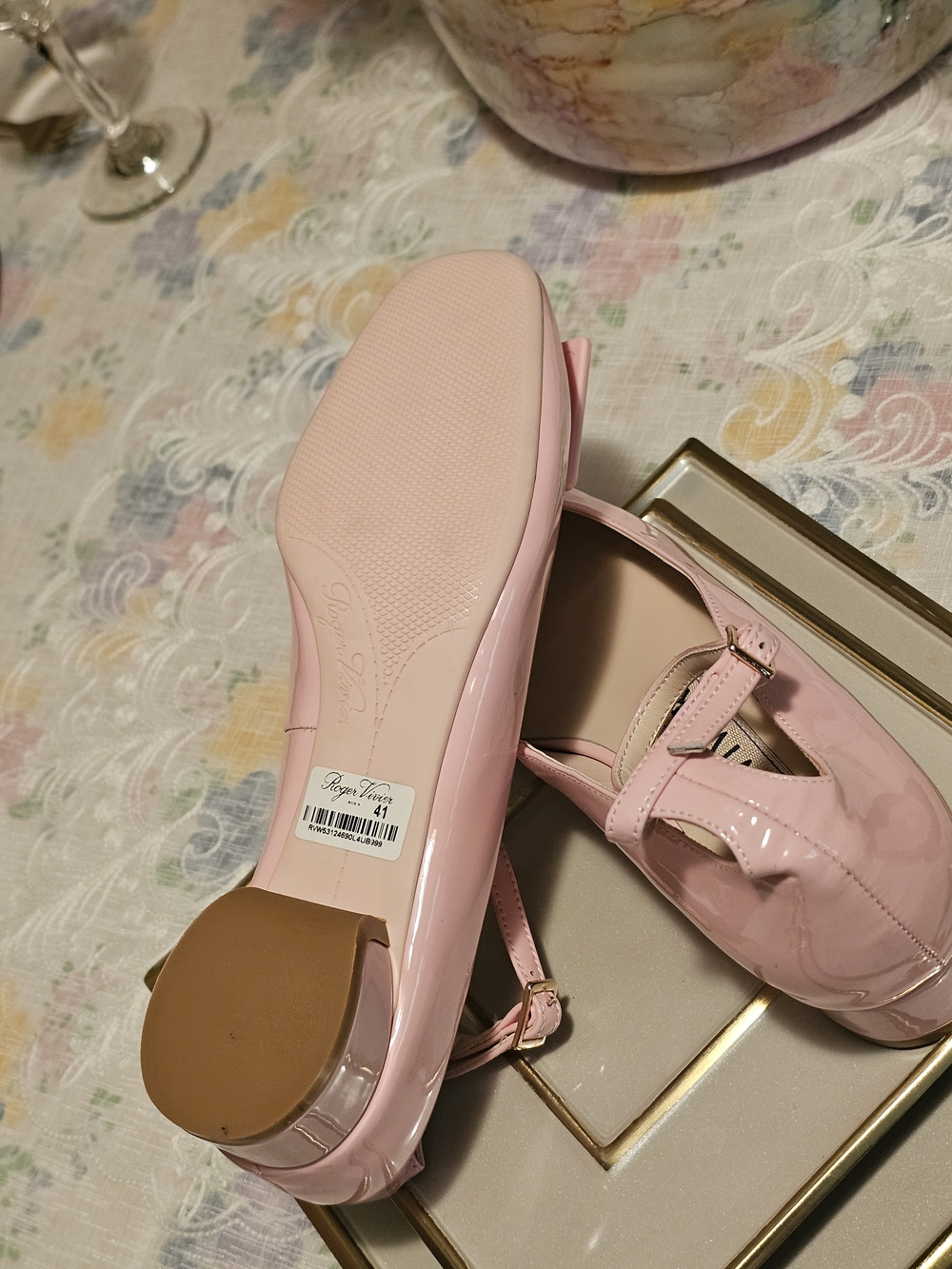 Roger Vivier Pink Patent Mary Jane Flats - Picture 3 of 3